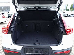 Volvo  Ultra Dark B4 Mild-Hybrid PANO/360°KAM/BLIS