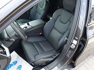 Volvo  Plus Dark T6 AWD Plug-in Hybrid KAMERA/BLIS