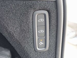 Volvo  T8 Recharge AWD Ultimate Bright FOUR-C/B&W
