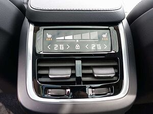 Volvo  Ultra Dark T8 AWD Plug-in Hybrid PANO/B&W
