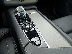 Volvo  Ultra T8 AWD Plug-In 360°/PANO/B&W/HUD/BLIS