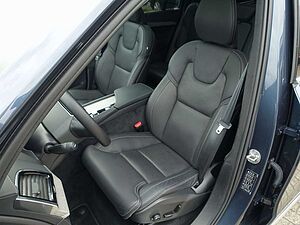 Volvo  Ultra Bright T8 AWD Plug-in Hybrid Pano, B&W