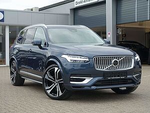 Volvo  Ultra Bright T8 AWD Plug-in Hybrid Pano, B&W