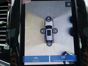 Volvo  Ultra Bright T8 AWD Plug-in Hybrid Pano, B&W