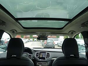 Volvo  Ultra Bright T8 AWD Plug-in Hybrid Pano, B&W