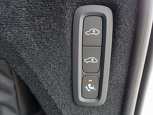 Volvo  Ultra Bright T8 AWD Plug-in Hybrid Pano, B&W