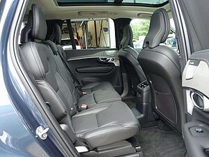 Volvo  Ultra Bright T8 AWD Plug-in Hybrid Pano, B&W