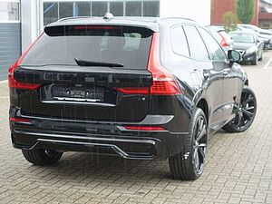 Volvo  Black Edition Plus T6 Four-C/B&W/Pano/AHK