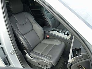 Volvo  Ultra Dark T8 AWD Plug-in Hybrid Pano/B&W