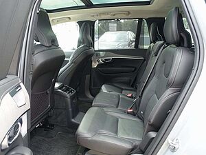 Volvo  Ultra Dark T8 AWD Plug-in Hybrid Pano/B&W
