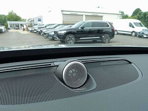 Volvo  Ultra Dark T8 AWD Plug-in Hybrid Pano/B&W