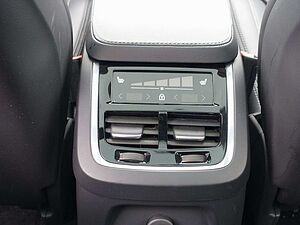 Volvo  Ultra T8 AWD Plug-inHybrid Pano/22'/Massage