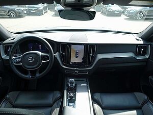 Volvo  B4 AWD Plus Dark/AHK/360°Cam/Pano. /Lenkrhz.