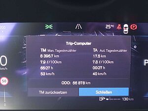 Volvo  B4 AWD Plus Dark/AHK/360°Cam/Pano. /Lenkrhz.