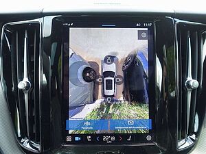 Volvo  B4 AWD Plus Dark/AHK/360°Cam/Pano. /Lenkrhz.