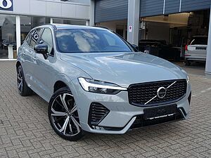 Volvo  B4 AWD Plus Dark/AHK/360°Cam/Pano. /Lenkrhz.