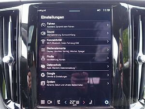 Volvo  B4 AWD Plus Dark/AHK/360°Cam/Pano. /Lenkrhz.
