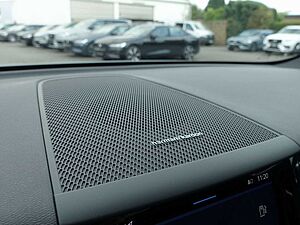 Volvo  B4 AWD Plus Dark/AHK/360°Cam/Pano. /Lenkrhz.