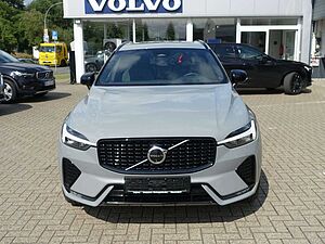 Volvo  B4 AWD Plus Dark/AHK/360°Cam/Pano. /Lenkrhz.