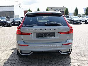 Volvo  B4 AWD Plus Dark/AHK/360°Cam/Pano. /Lenkrhz.