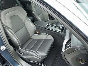 Volvo  Recharge Ultimate T8 AWD/B&W/HeadUP/360°/BLS