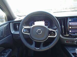 Volvo  B4 Diesel Plus Dark/AHK/Frontschhz. /Lenkrhz