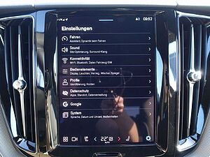 Volvo  B4 Diesel Plus Dark/AHK/Frontschhz. /Lenkrhz