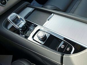 Volvo  Plus T8 AWD/HeadUP/360°/BLIS/B&W/FourC/Pano