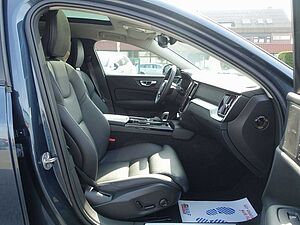 Volvo  Ultra T6 AWD/360°/Head-Up/Pano/360°/H&K/BLIS