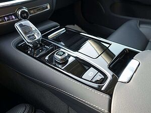 Volvo  Plus T6 AWD/AHK/Pano/360°/H&K/Sitzkühlung