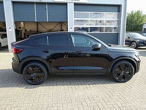 Volvo  Black Edition Ultra Twin Motor Performance
