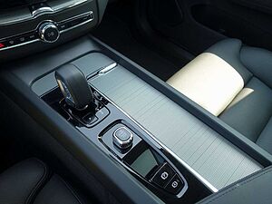 Volvo  Plus T6  Dark AWD/360°/Pano/H&K/BLIS/Memory