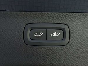 Volvo  Ultra, T8 AWD/Massage/360°/Pano/FourC/AHK