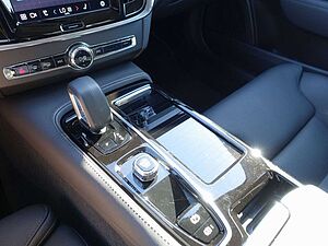 Volvo  Recharge Ultimate T8 AWD/360°/Head-Up/H&K