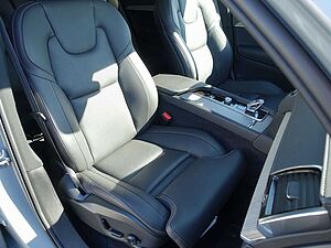 Volvo  Ultra Dark T8 AWD/360°/B&W/HeadUP/Pano
