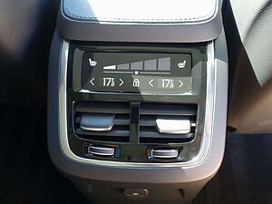Volvo  Ultra Dark T8 AWD/360°/B&W/HeadUP/Pano