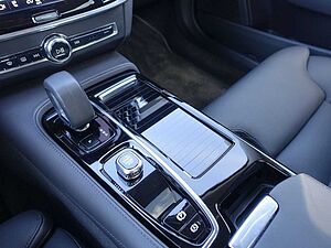 Volvo  Recharge Ultimate Dark T8 AWD/Pano/360°/H&K