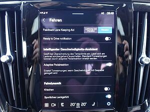 Volvo  Recharge Ultimate Dark T8 AWD/Pano/360°/H&K