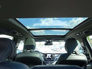 Volvo  Black Edition Plus T6 AWD/Pano/AHK/H&K/BLIS