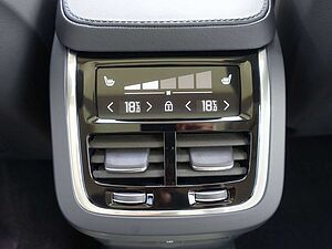 Volvo  Ultra T8 AWD Plug-in Hybrid/Pano/360°/H&K