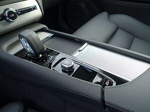 Volvo  Plus Dark T8 AWD Plug-in Hybrid/Pano/FourC