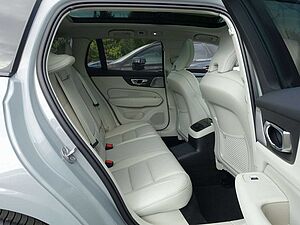 Volvo  T8 AWD Twin Engine Ultra Dark/Massage/360°