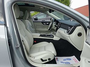 Volvo  T8 AWD Twin Engine Ultra Dark/Massage/360°