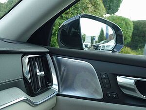Volvo  T8 AWD Twin Engine Ultra Dark/Massage/360°