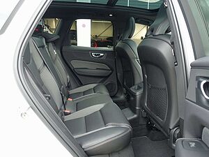 Volvo  T6 AWD R Design Plug-In/StndHz/Kamera/H&K