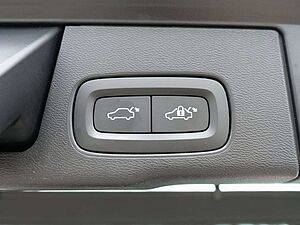 Volvo  T6 AWD R Design Plug-In/StndHz/Kamera/H&K