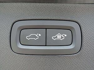 Volvo  Plus T8 AWD/360°/B&W/Pano/FourC/AHK/BLIS