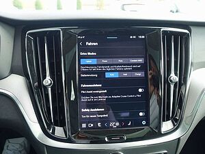 Volvo  Plus Dark T6 AWD Plug-in Hybrid HUD/PANO/SHZ