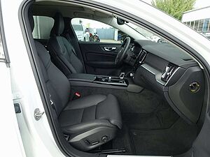 Volvo  Plus Dark T6 AWD Plug-in Hybrid HUD/PANO/SHZ
