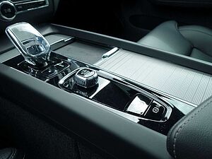Volvo  Black Edition Plus T8 AWD/HeadUp/360°Cam